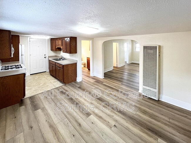 Building Photo - 3622 W Pikes Peak Ave