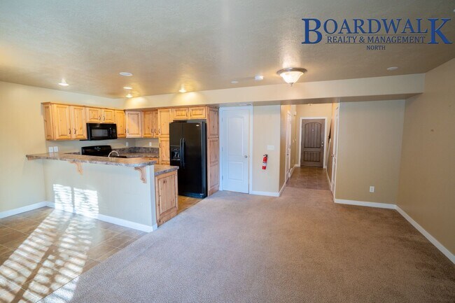 Foto del edificio - 3 Bed 3 Bath in Layton