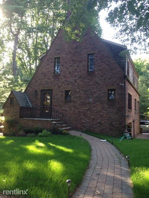 5 Br 4 Bath 230 Middlesex Rd 1orp Condo For Rent In