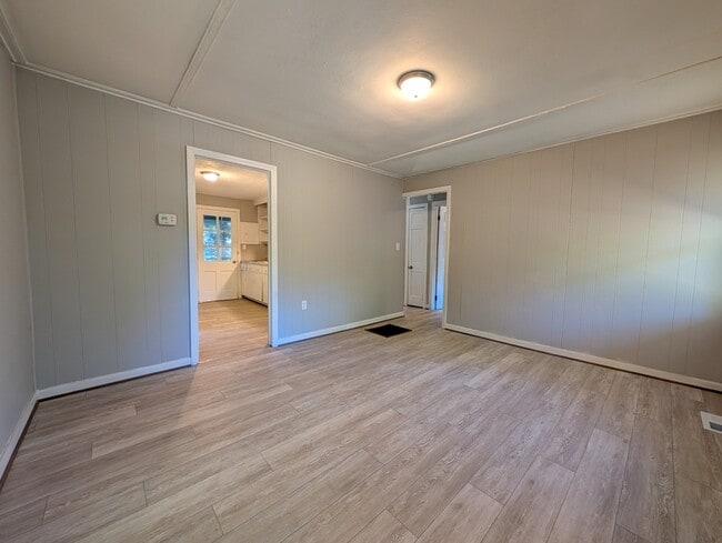 Photo - 304 Bay St House