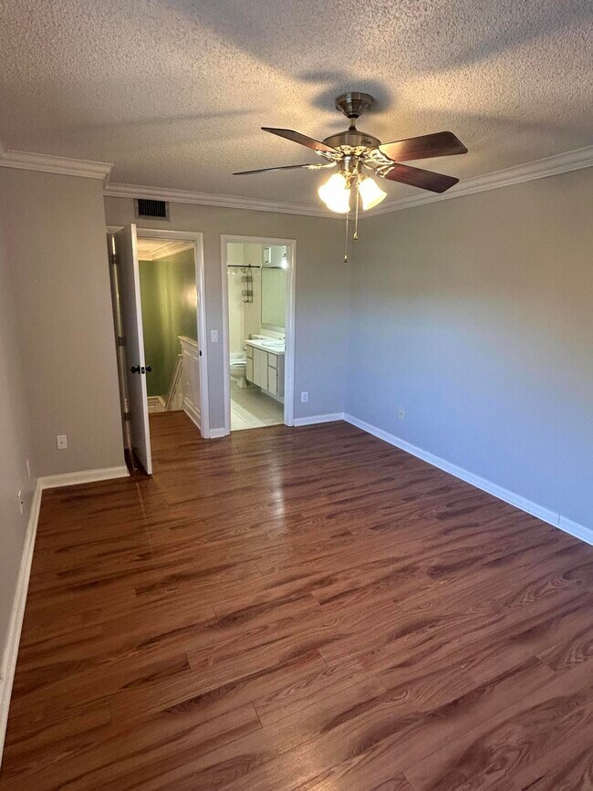 Foto del edificio - 2813 SW Lakemont Pl