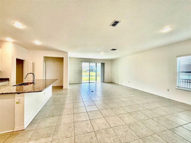 Building Photo - 11213 Moonsail Dr