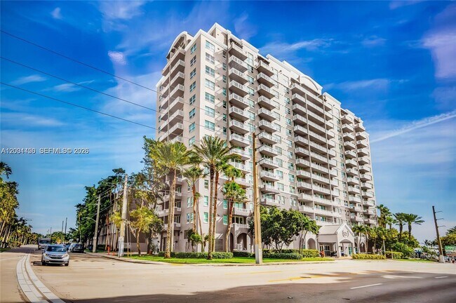 Building Photo - 2665 SW 37th Ave