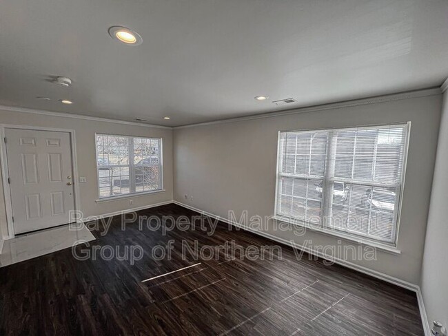 Building Photo - 5244 Elbetee Ln