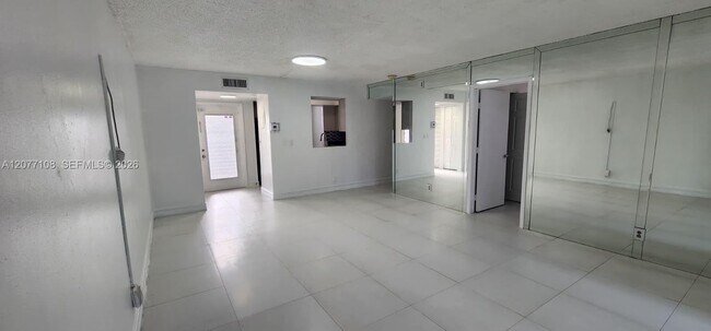 Foto del edificio - 1020 NW 80th Ave