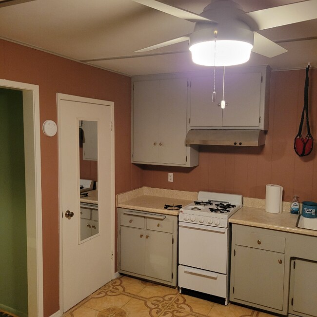 Foto del edificio - 456 Cedar Ave