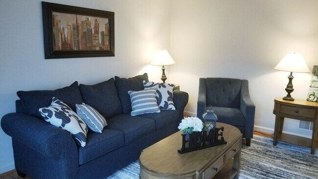 Foto del edificio - 7710 Plainfield Rd