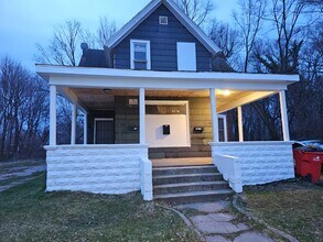 Building Photo - 208 Bellview St