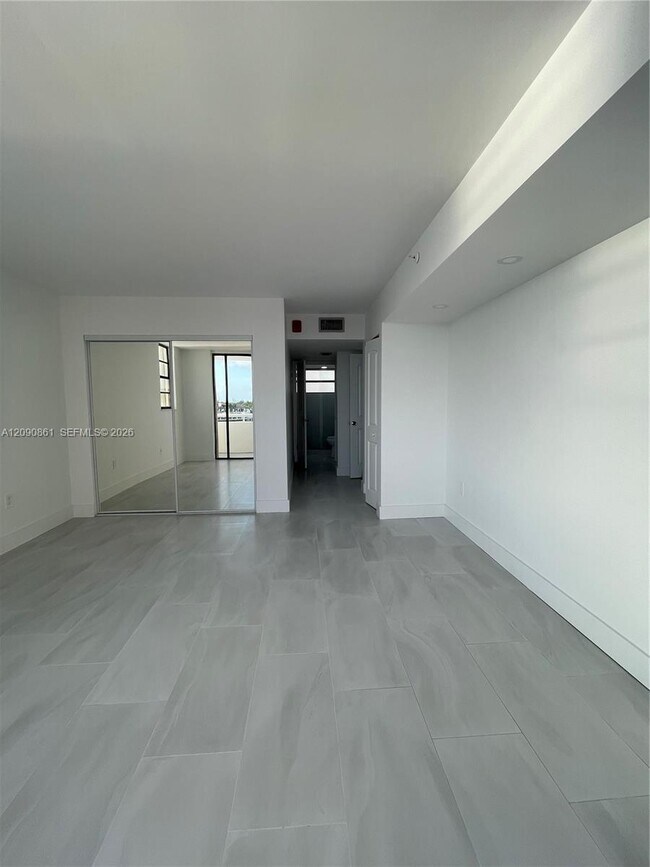 Foto del edificio - 6820 Indian Creek Dr