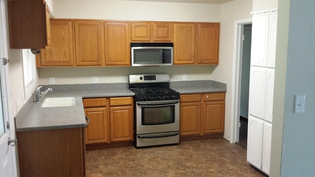 Photo - 508 Souder Dr House