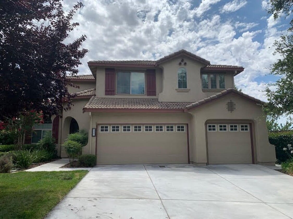 Primary Photo - Five Bedroom Home In gated Serrano