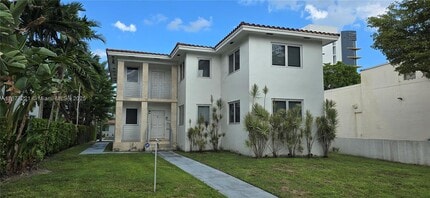 Building Photo - 3915 Ponce de Leon