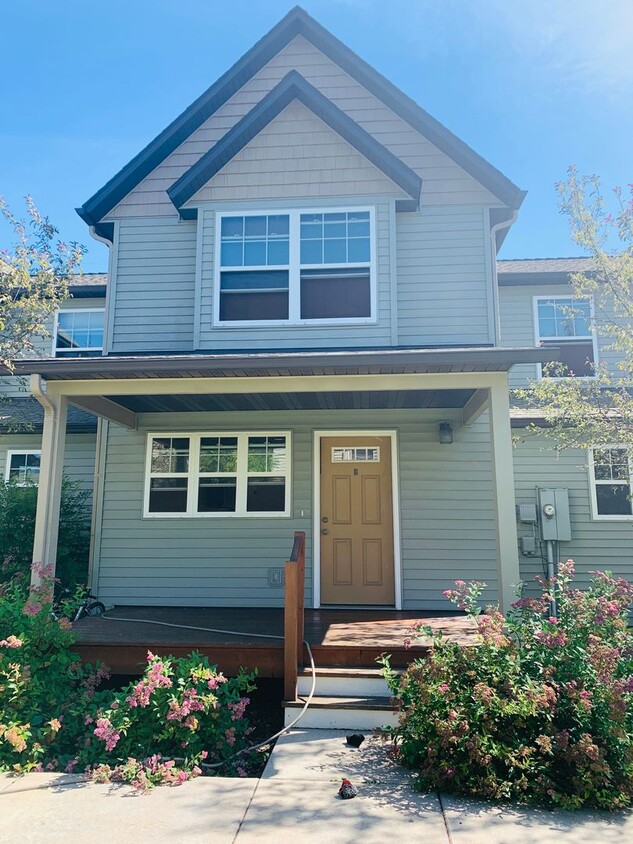 Primary Photo - Great Northside Townhouse!