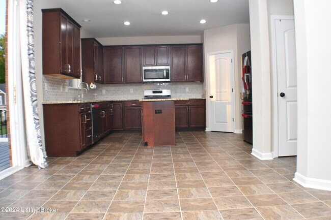 Building Photo - 718 Malone Pl