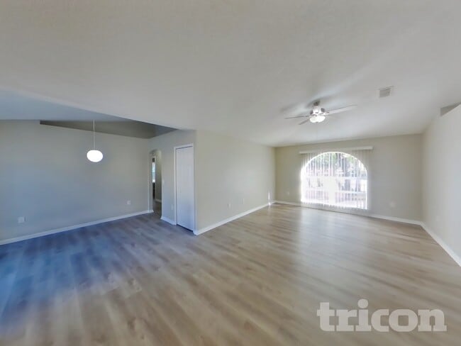 Foto del edificio - 5204 Juliet Ct