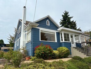 Building Photo - 6015 32nd Ave NW