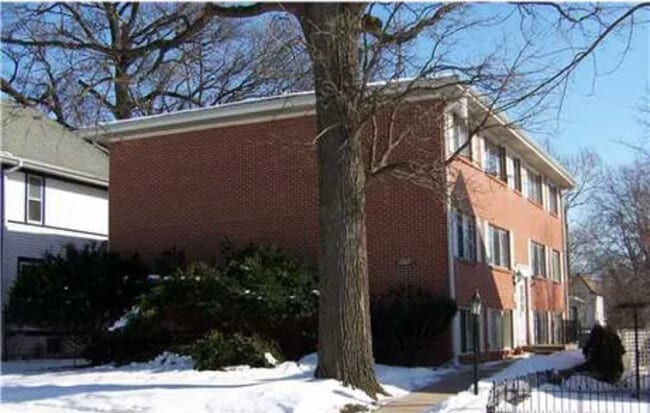 Building Photo - 1717 C Ave NE