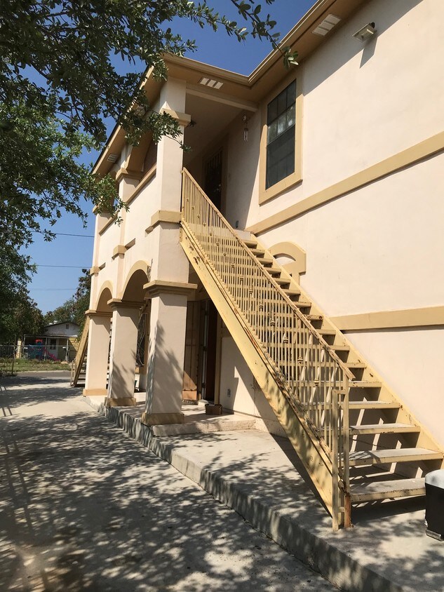 Primary Photo - 3101 Barrios St