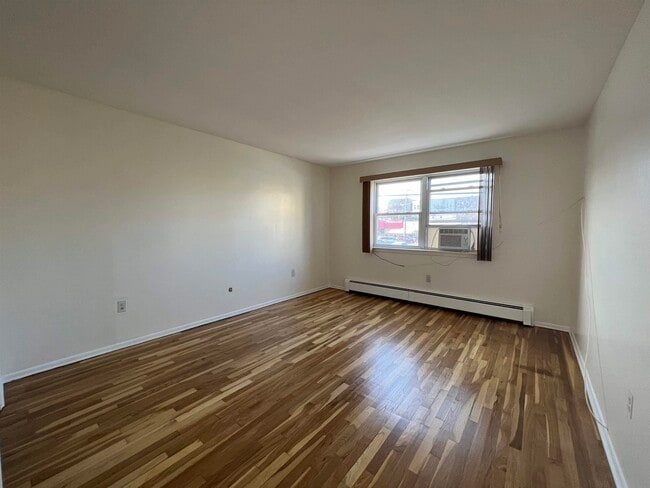 Foto del edificio - 5800 Broadway
