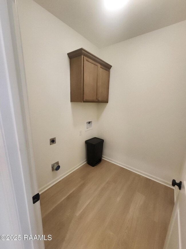 Building Photo - 208 Stockbridge Ln