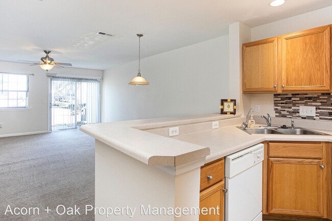 Foto del edificio - 2 br, 2.5 bath House - 8009 River Gold Lane