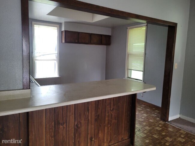 Foto del edificio - 2 br, 1 bath House - 908 W Virginia Street...