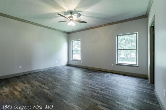 Building Photo - 1688 N Gregory Dr