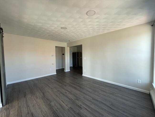 Foto del edificio - 4359 Lake Ave