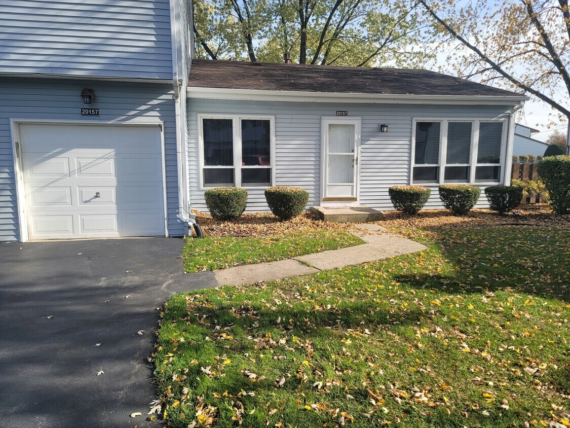 20157 S Deerfield Ct Unit A, Frankfort, IL 60423 Condo for Rent in