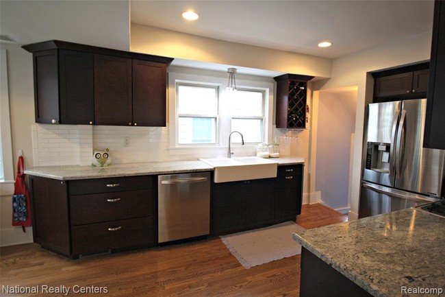 Building Photo - 405 Fairgrove Ave