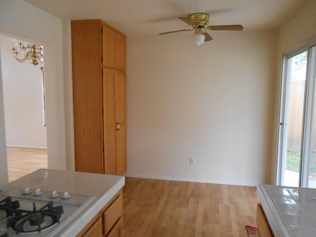 Building Photo - 10471 Mammoth St