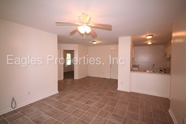 Building Photo - 1209 N John St