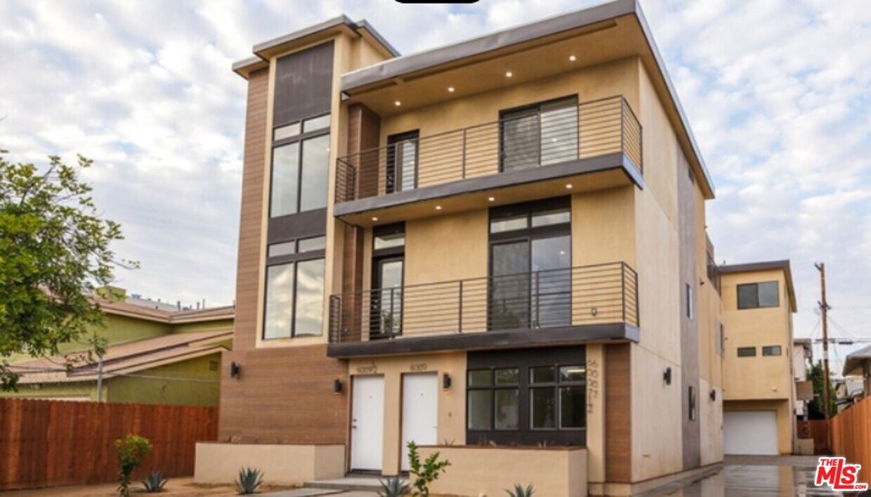 Foto principal - 6007 1/2 Barton Ave