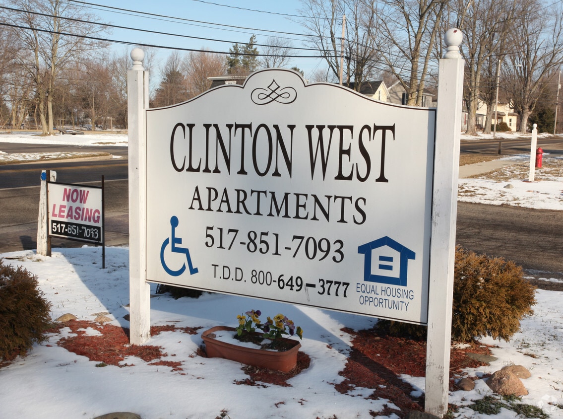Building Photo - Clinton West