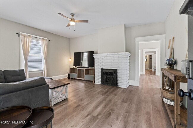 Foto del edificio - 2781 College St