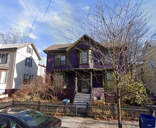 Foto principal - 61 Putnam St