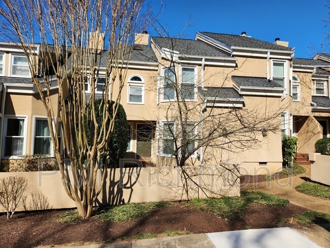 Building Photo - 2629 Towngate Ct