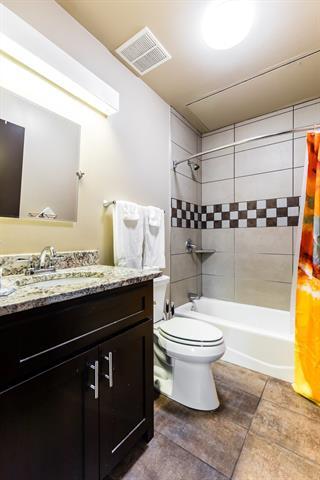 Foto del edificio - 1125 S Jennings Ave