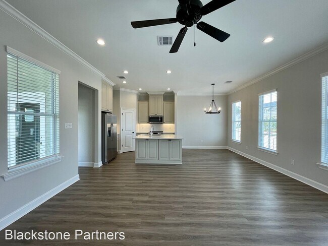 Building Photo - 3 br, 2 bath House - Americana 179/ 1256 H...