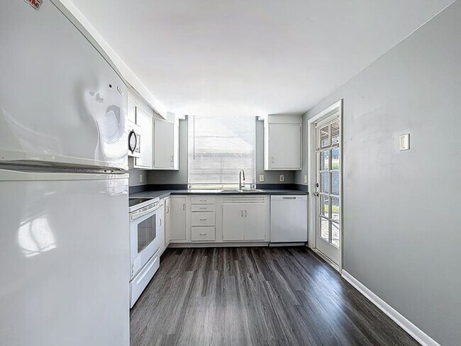 Building Photo - Errol Village-1921 Abbington St Unit-23-C Apopka FL 32712