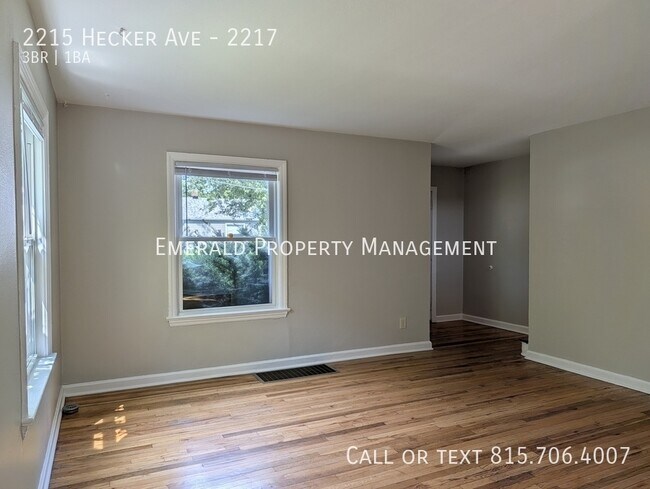 Foto del edificio - 2215 Hecker Ave