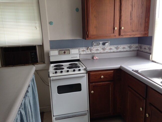 Kitchen 1 - 805 S 5th St