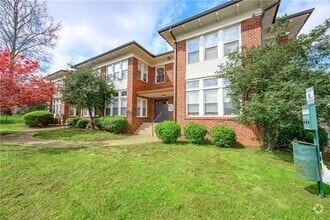 Building Photo - 600 Parkway Dr NE