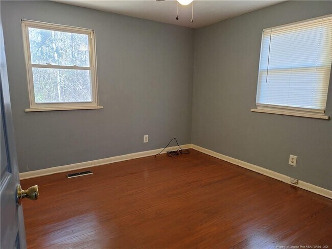 Building Photo - 2525 Vestal Ave