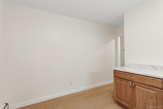 Foto del edificio - 342 Stanley Ave