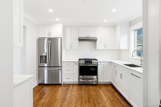 Foto del edificio - 71 Henry Ave