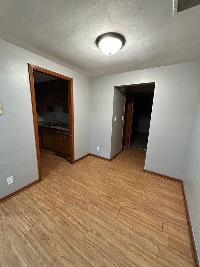 Foto del edificio - One bedroom one bath