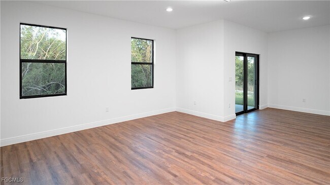 Foto del edificio - 5008 Gramercy Rd