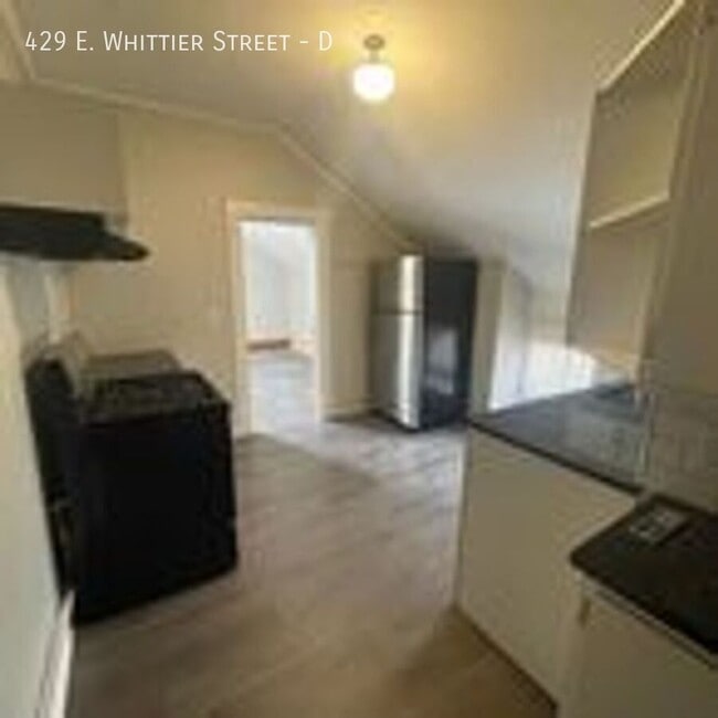 Foto del edificio - 429 E Whittier St