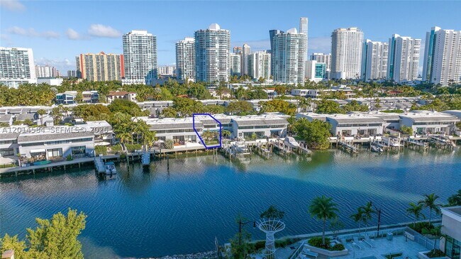 Foto del edificio - 350 Poinciana Island Dr